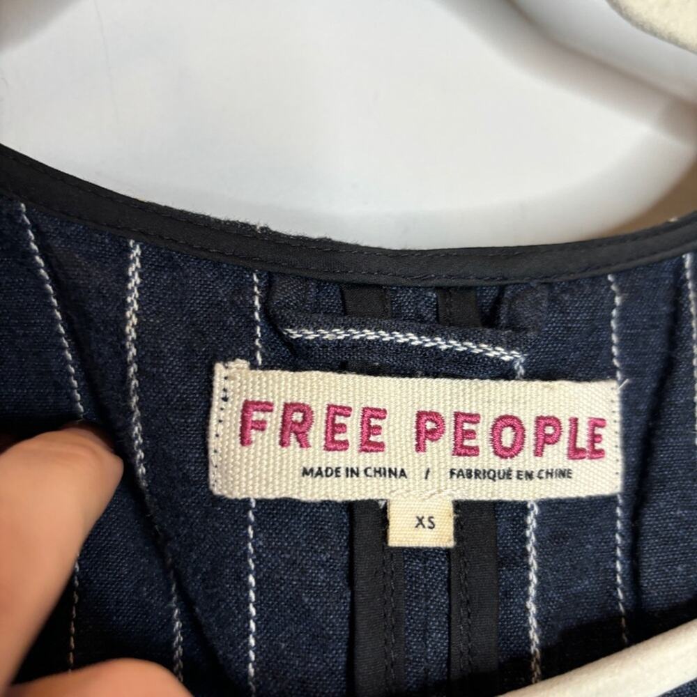 Free People Cailin Vest – Navy Pinstripe – Size XS - Picture 3 of 6